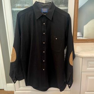 Pendleton mens vintage button up long sleeve shirt, size L. Suede elbow patches
